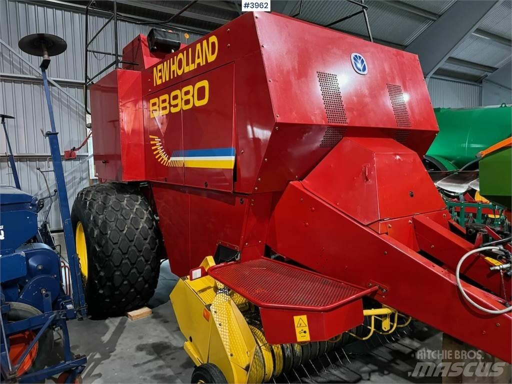 New Holland BB980 معدات أخرى لحصاد العلف