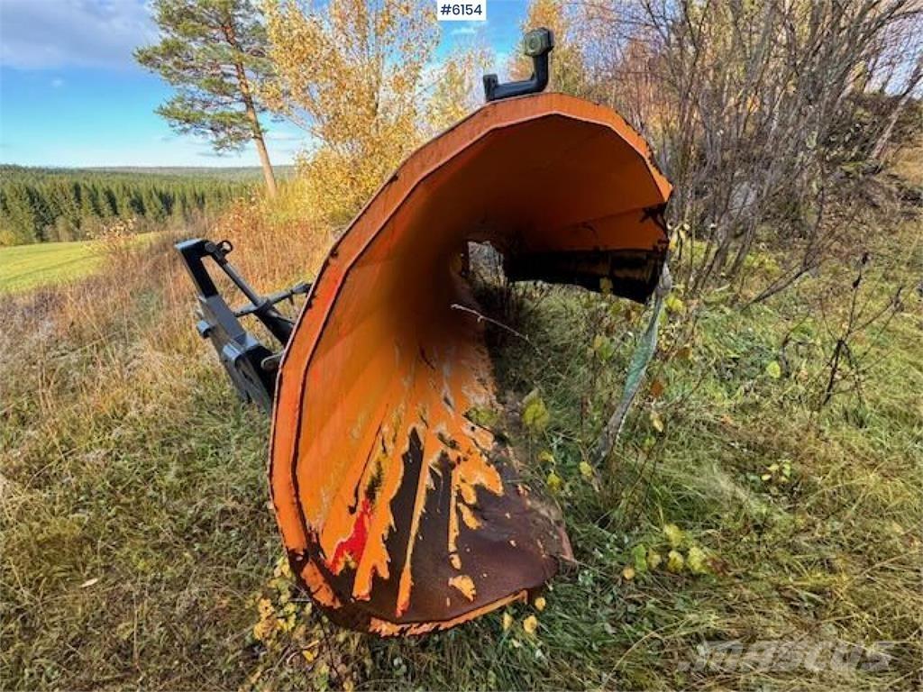  Øveraasen D2285 B حراثات ونصول الجليد