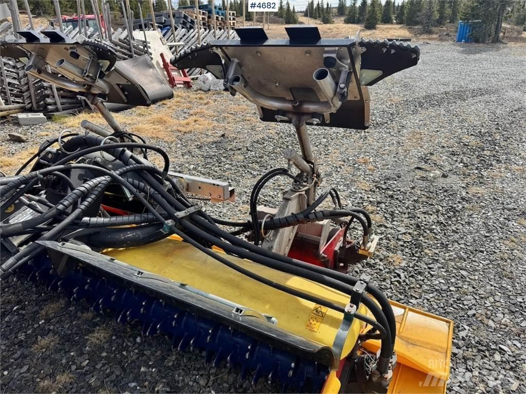  Pisten Bully 100 حراثات ونصول الجليد