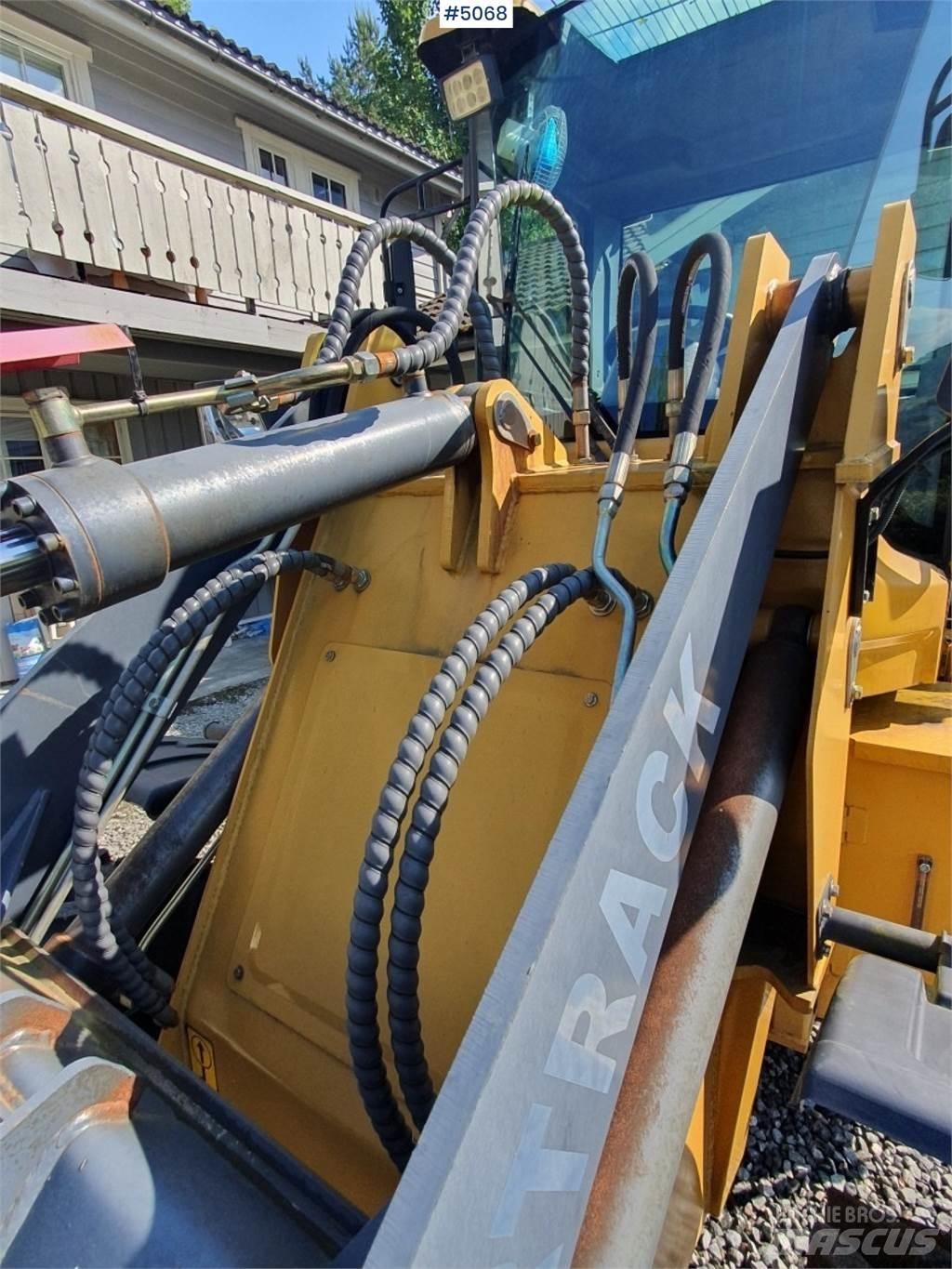 Powertrack L36 لوادر بعجل