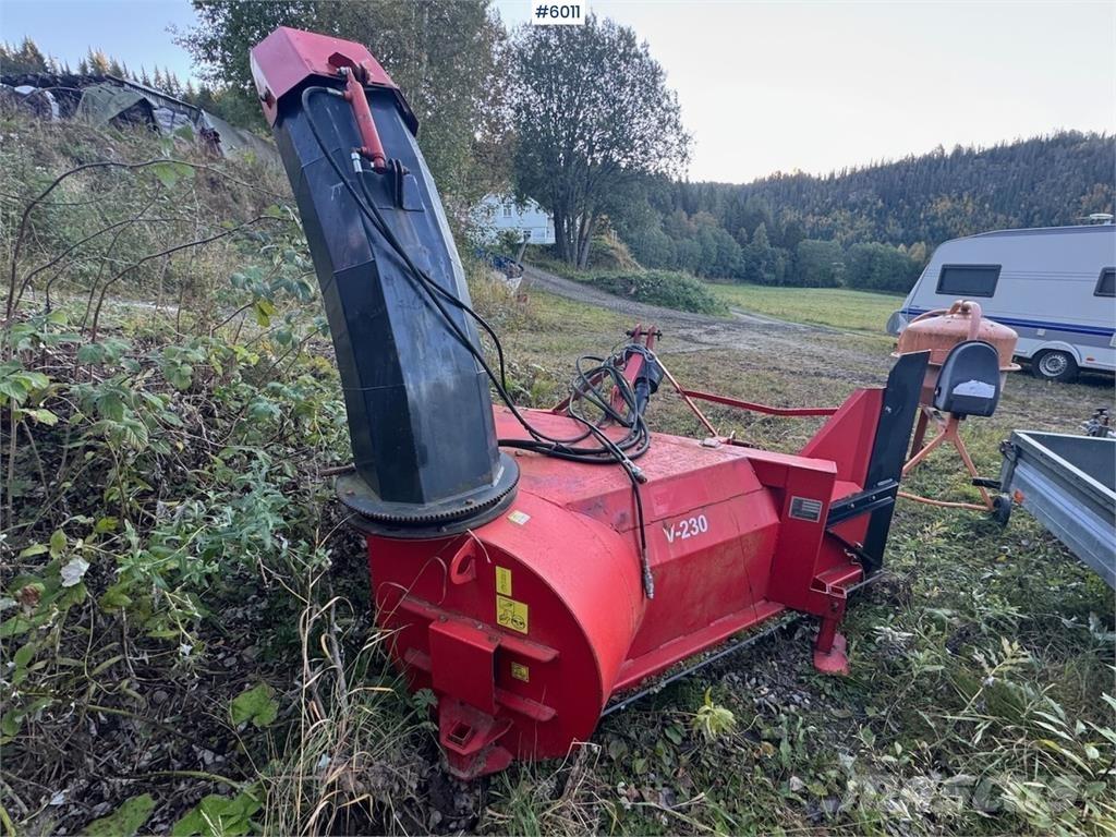 Sisu Handel V-230 حراثات ونصول الجليد