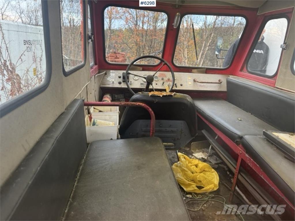  Snow trace St 4 شاحنة مقفلة