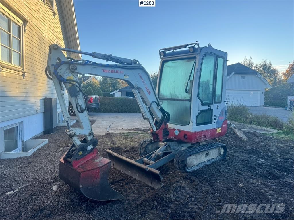 Takeuchi TB219 حفارات زحافة