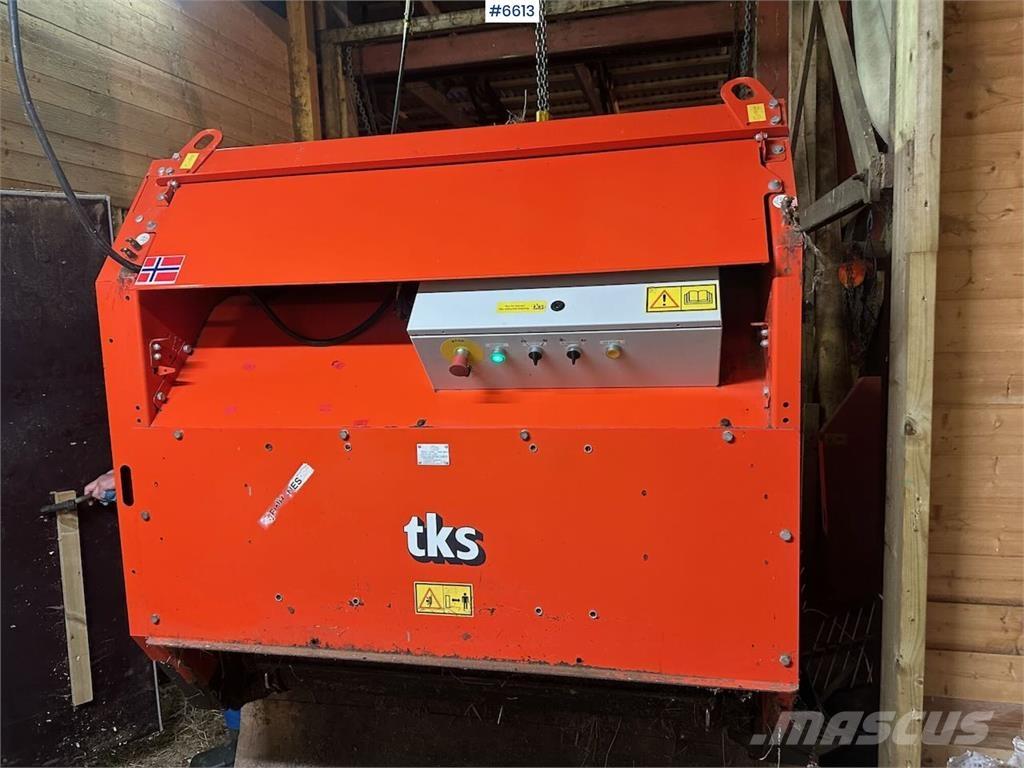 TKS K2 معدات أخرى للحصاد