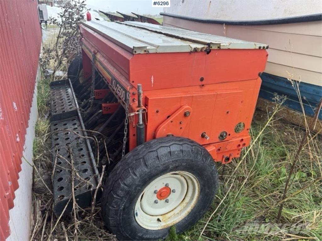 Tume KL 2500 مثاقيب