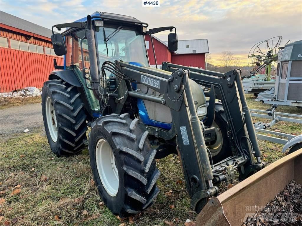 Valtra A75-4 الجرارات
