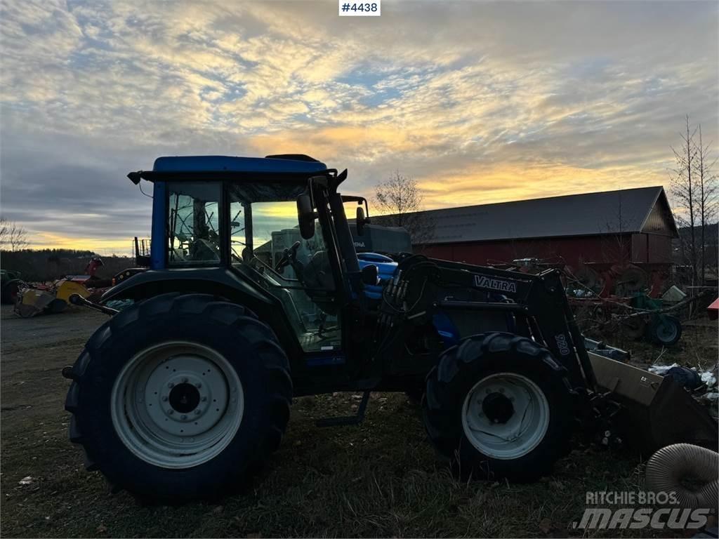 Valtra A75-4 الجرارات