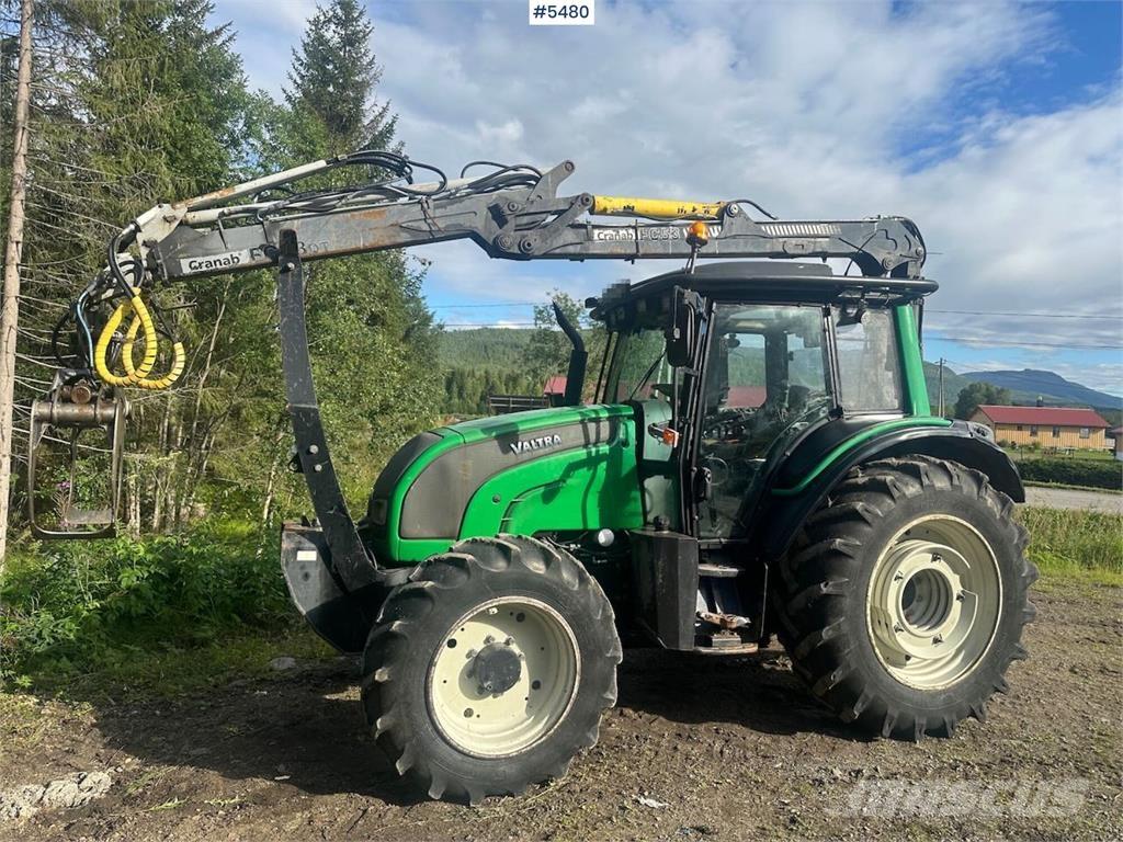 Valtra N101 الجرارات