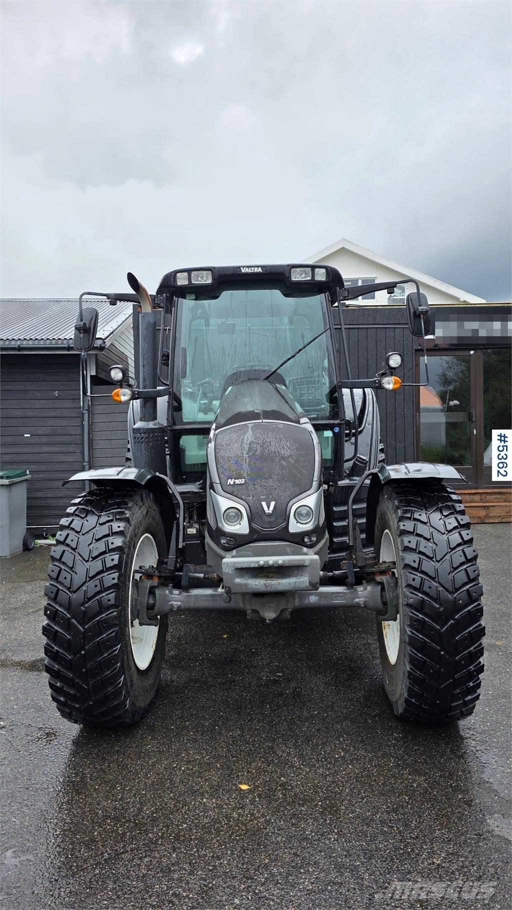 Valtra N103 الجرارات