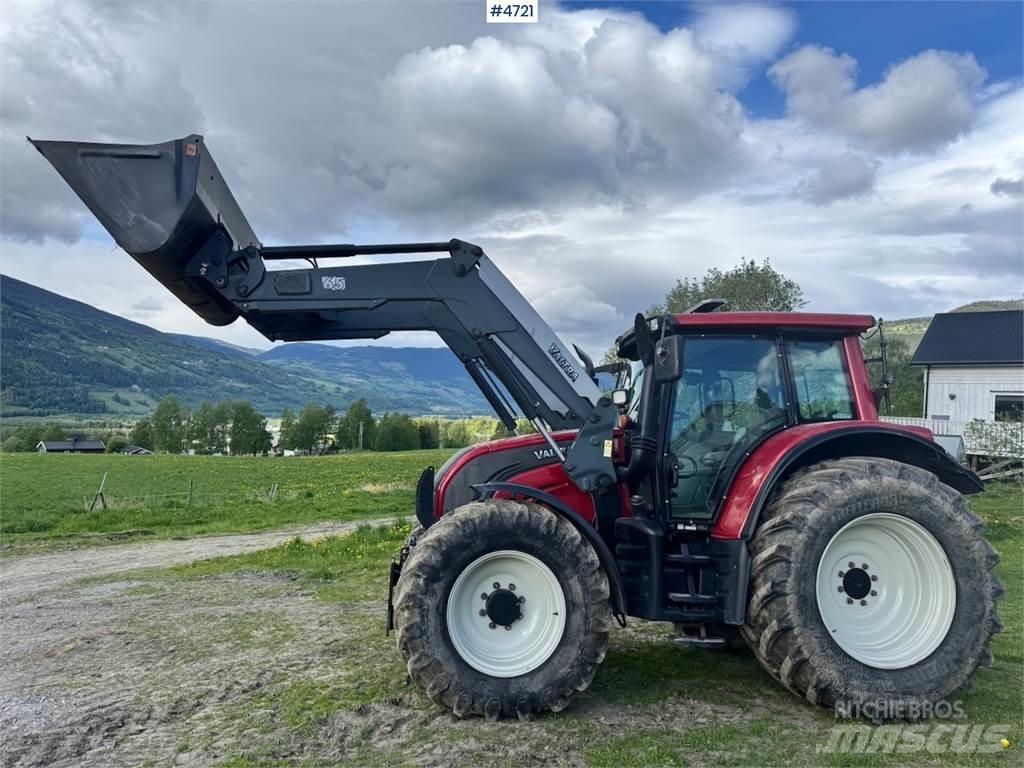 Valtra N142 الجرارات