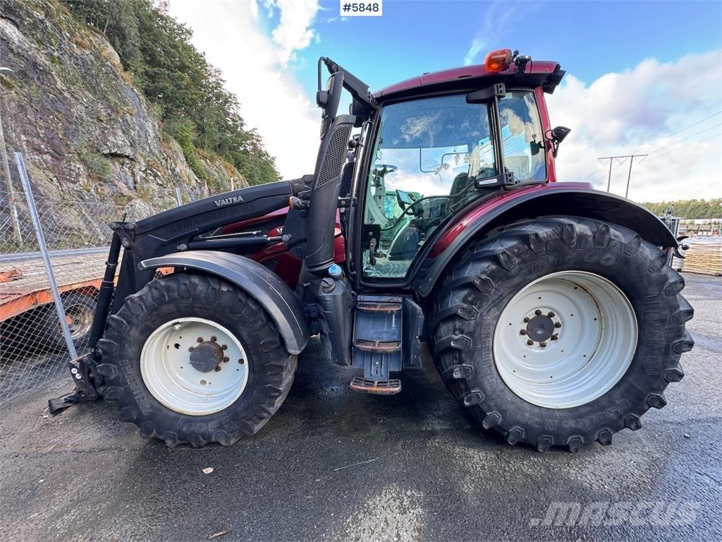 Valtra N174 الجرارات
