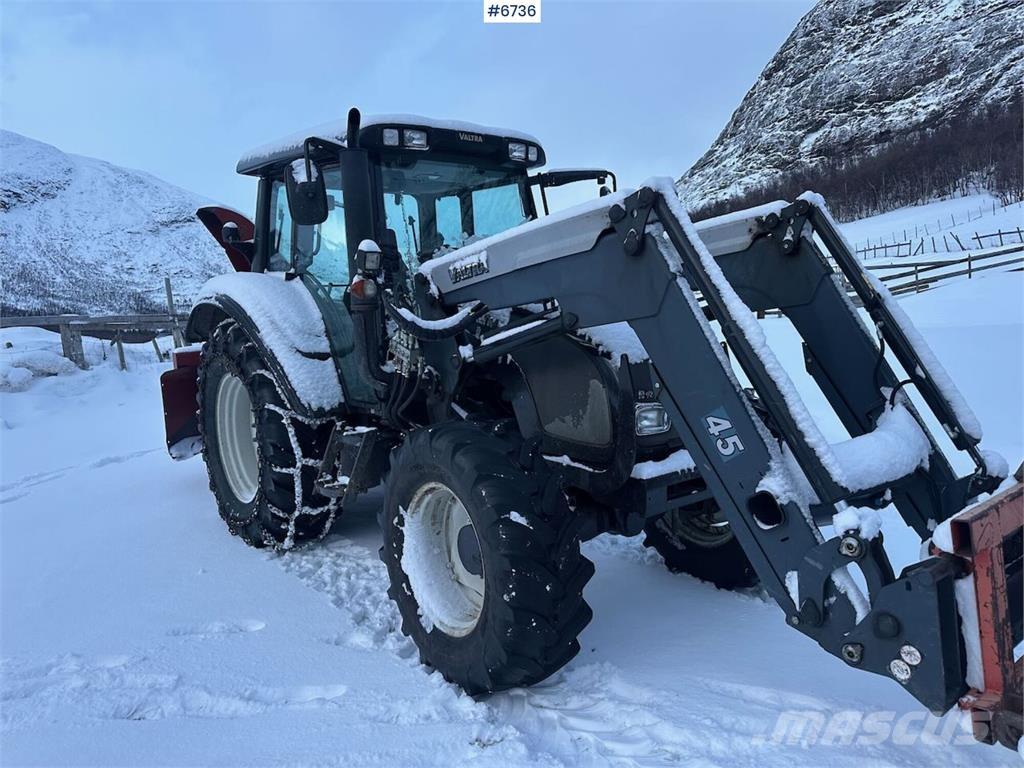 Valtra N92 الجرارات