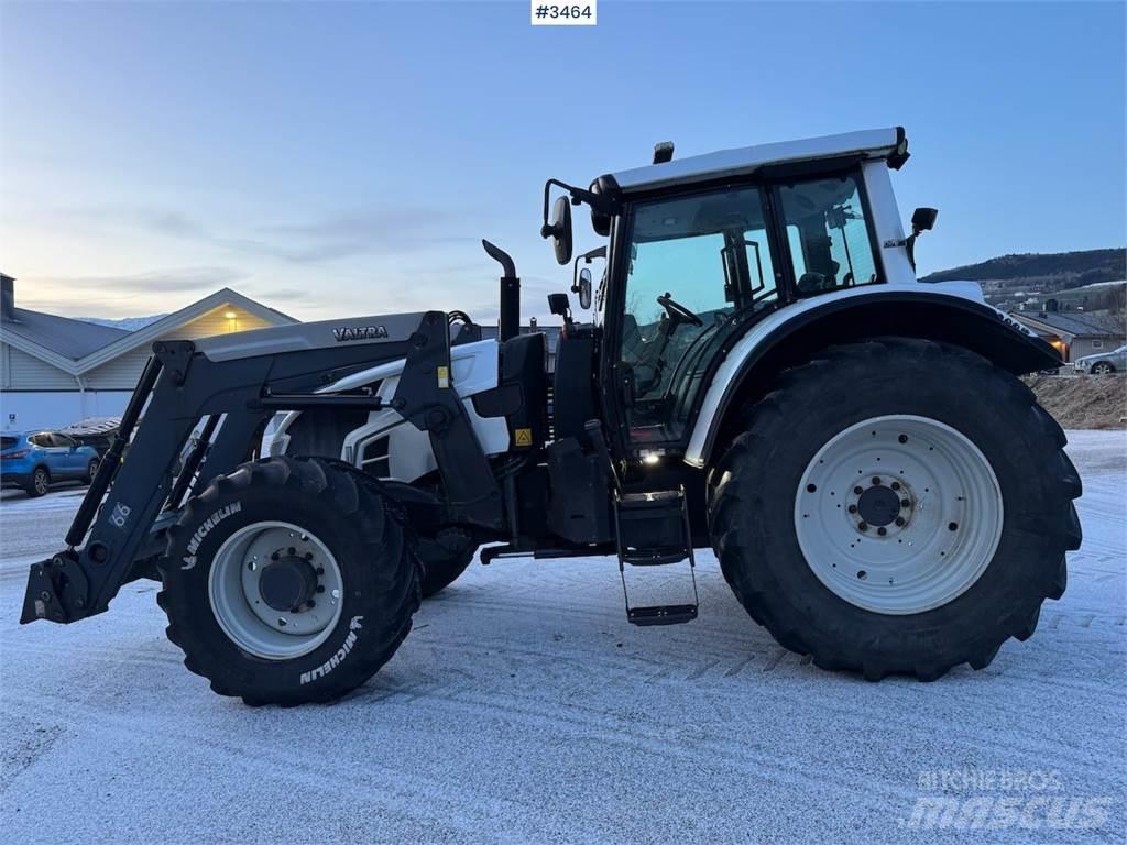 Valtra NX163 الجرارات