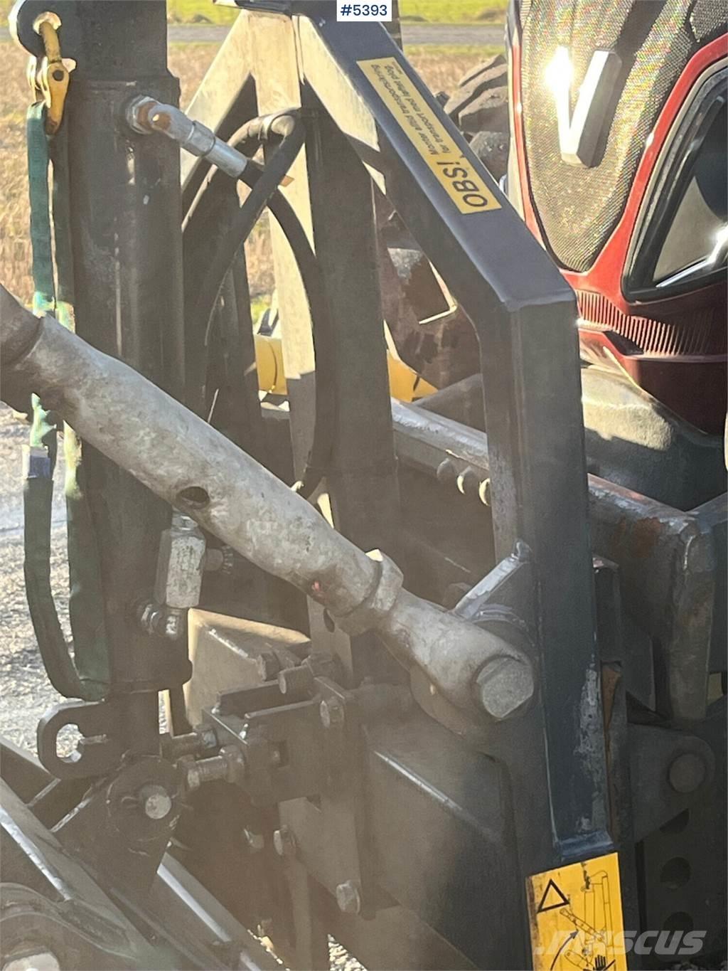 Valtra T174E الجرارات