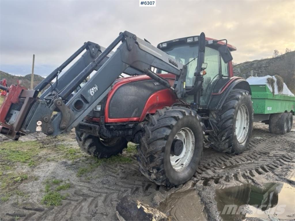 Valtra T190 الجرارات