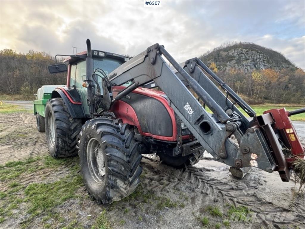 Valtra T190 الجرارات