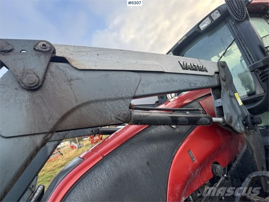 Valtra T190 الجرارات