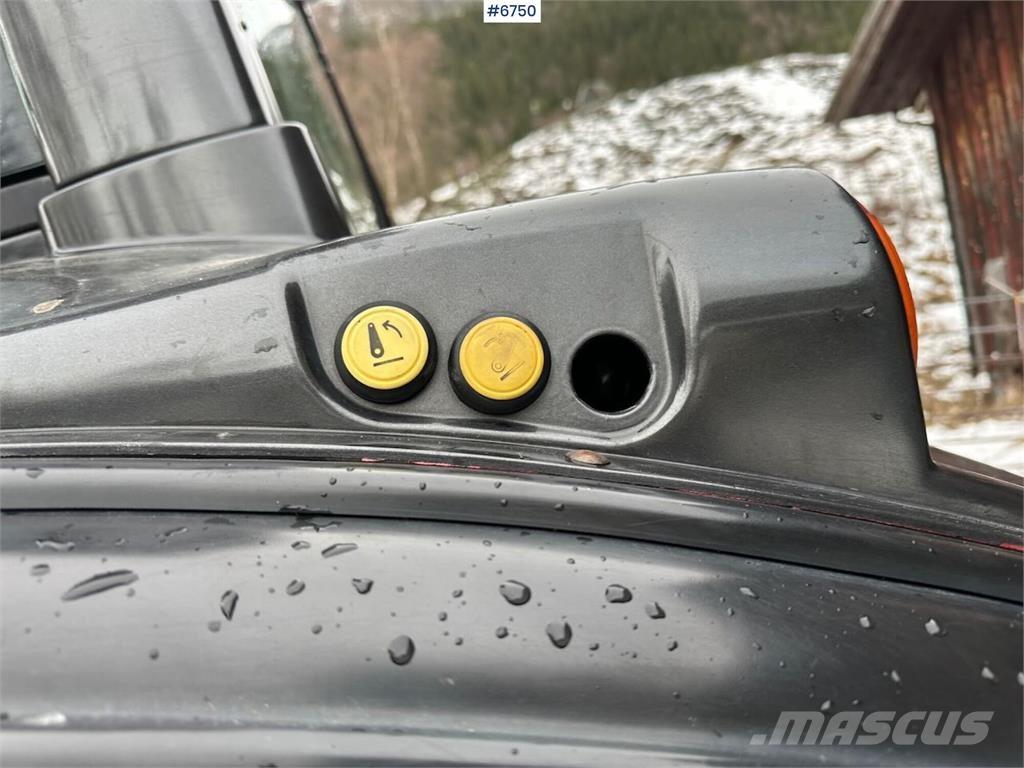 Valtra T190 الجرارات