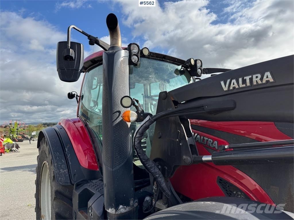 Valtra T194 الجرارات