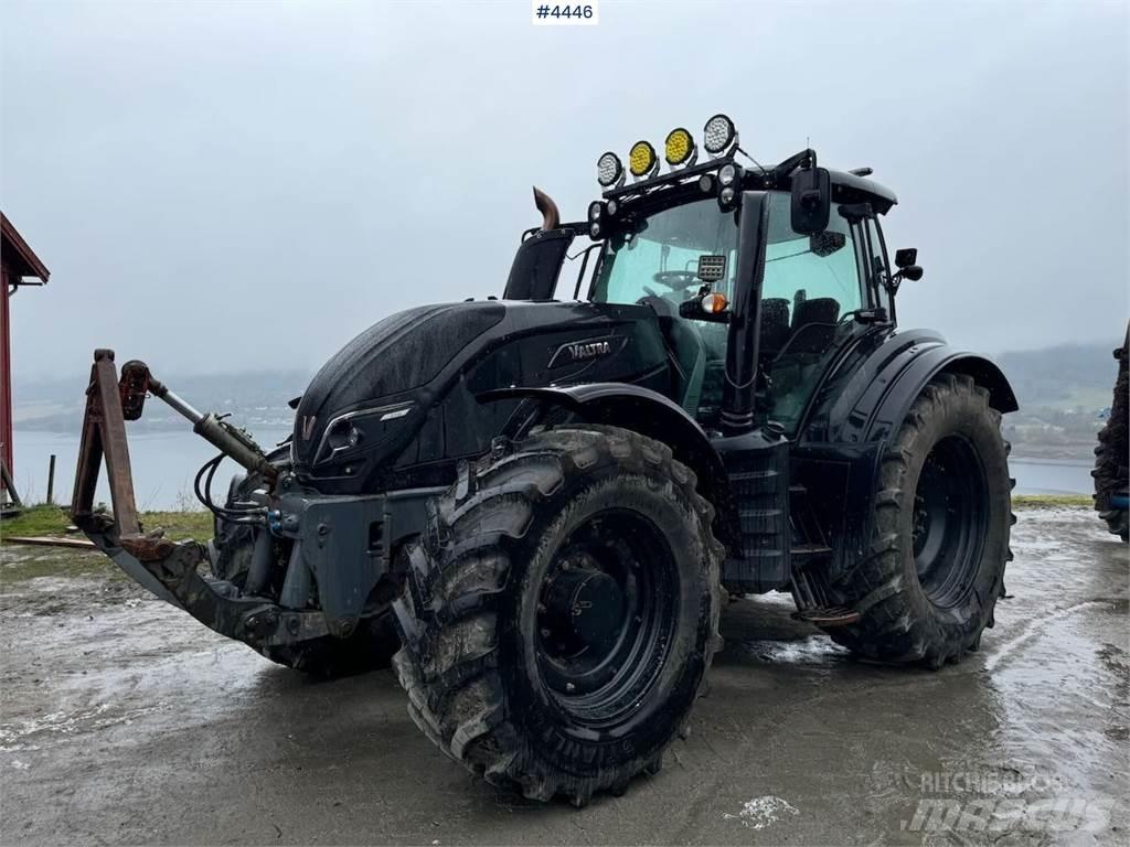 Valtra T234 الجرارات