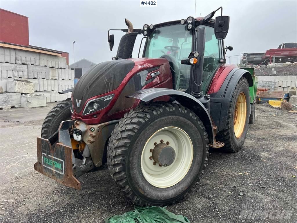 Valtra T234 الجرارات