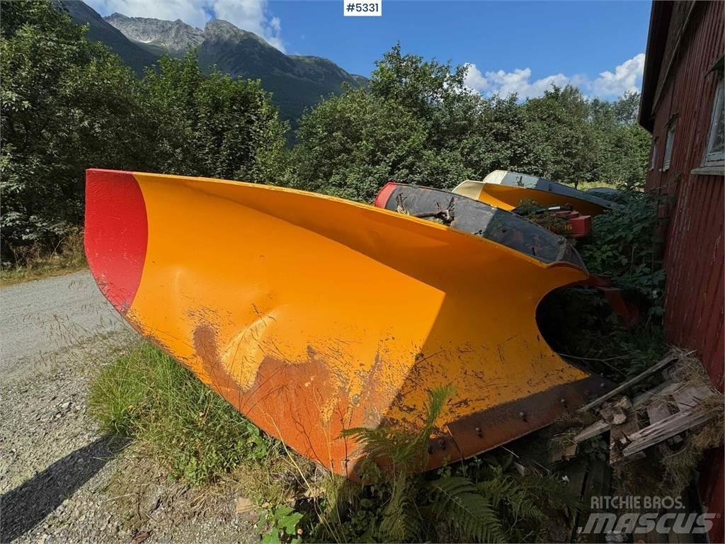 Viking L275E حراثات ونصول الجليد