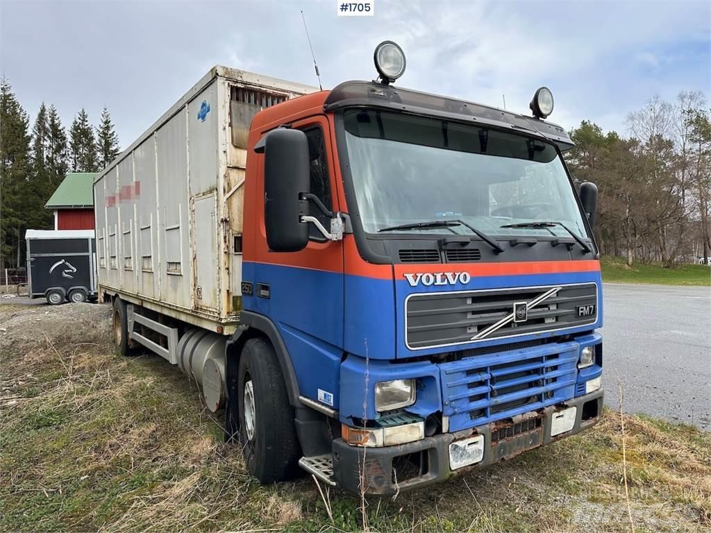 Volvo 250 4x2 شاحنات ذات هيكل صندوقي