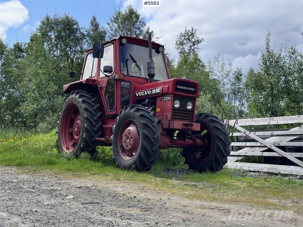 Volvo BM 2204 الجرارات