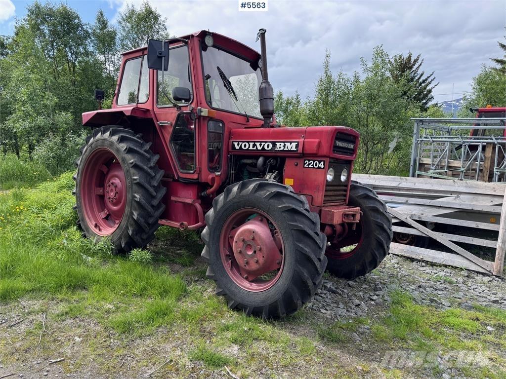 Volvo BM 2204 الجرارات