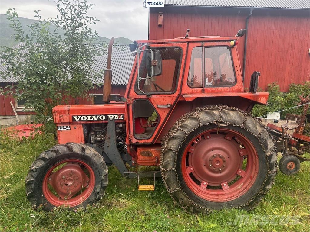Volvo BM 2254 الجرارات