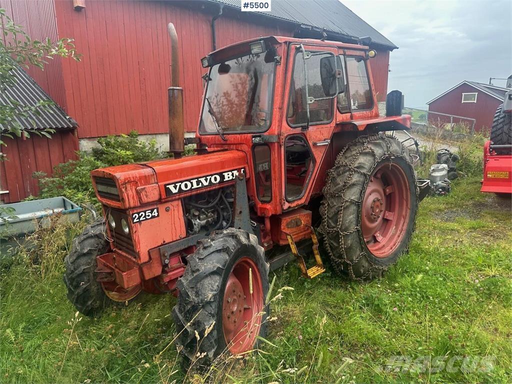 Volvo BM 2254 الجرارات