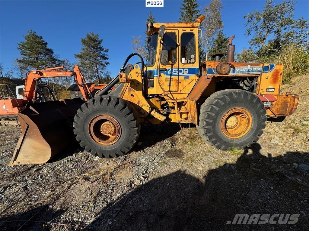 Volvo BM 4500 لوادر بعجل