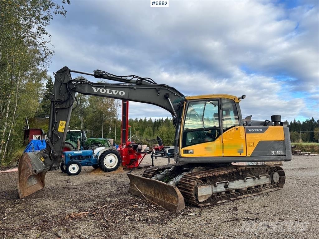 Volvo EC140DL حفارات زحافة