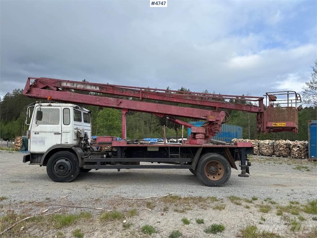 Volvo F 613 المنصات الهوائية المثبتة على شاحنة