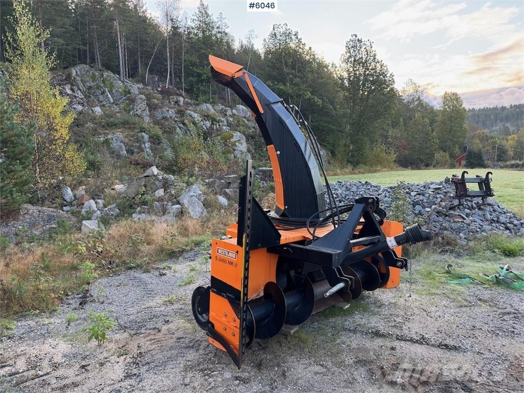  Westbjörn S2450 حراثات ونصول الجليد