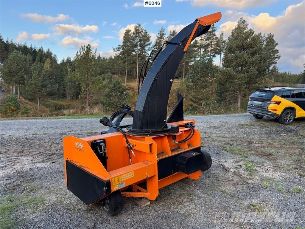  Westbjörn S2450 حراثات ونصول الجليد