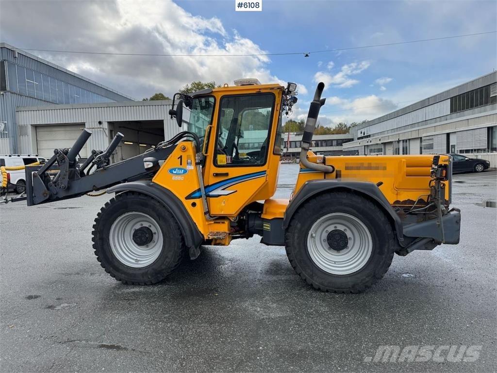 Wille 655C لوادر بعجل