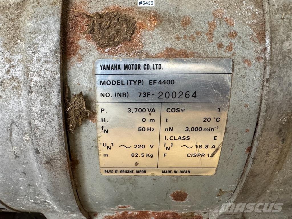 Yamaha EF 4400 مكونات أخرى