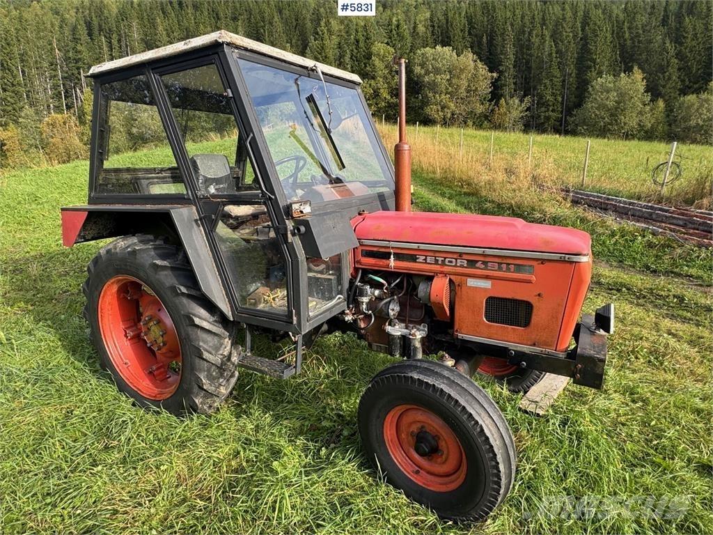 Zetor 4911 الجرارات