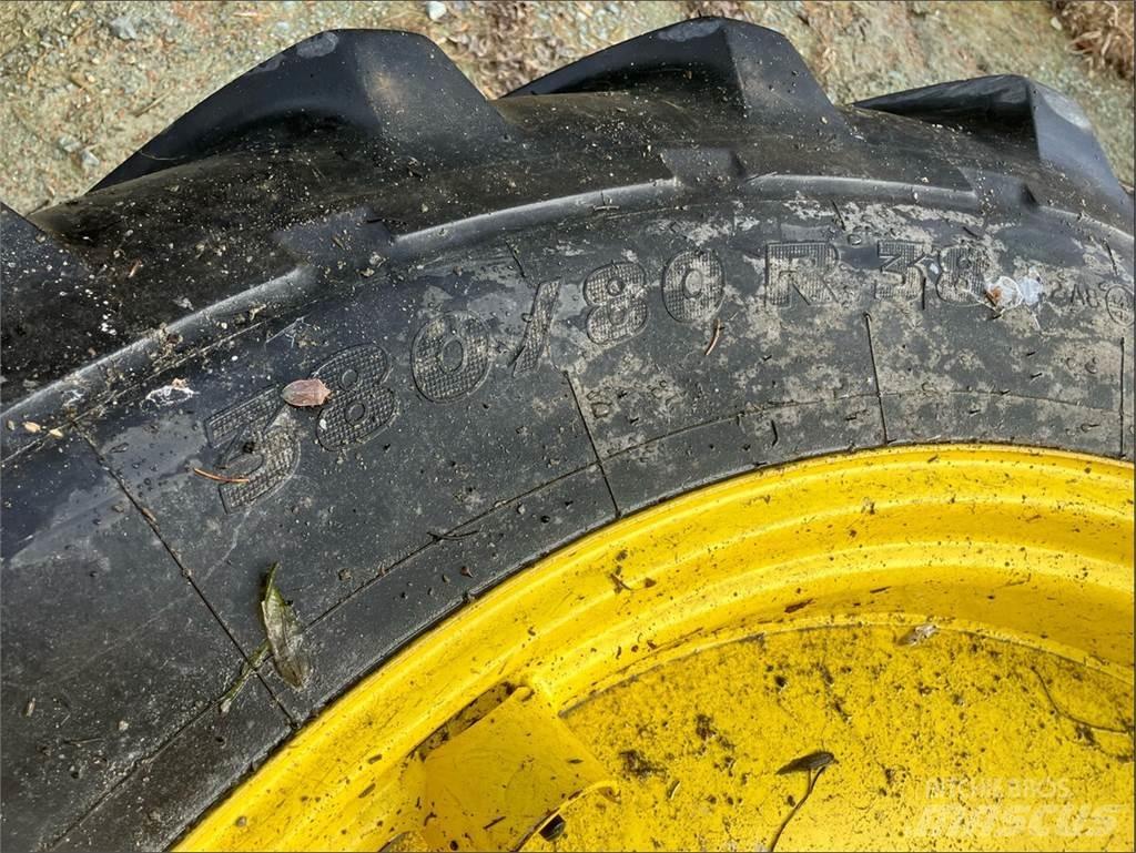  14.9 R24 - 380/80 R38 ماكينات زراعية أخرى