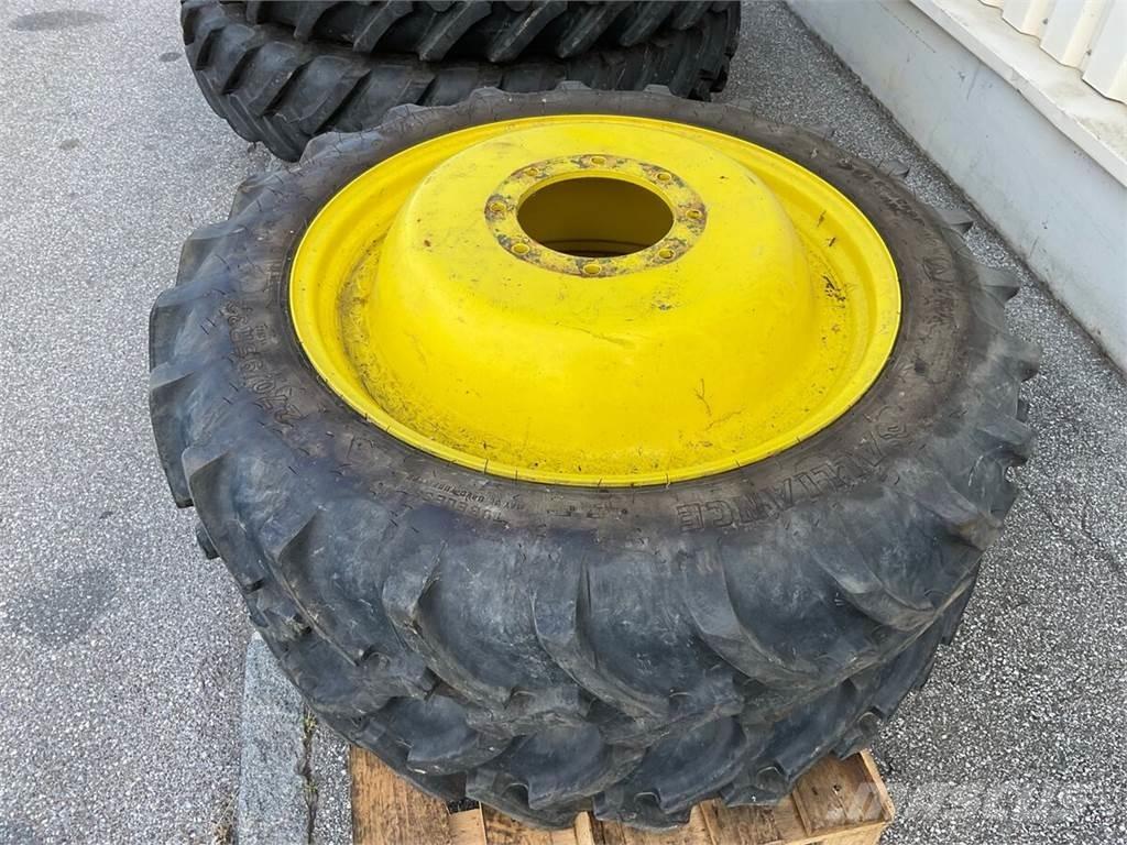  270/95R32 - 340/85R46 الإطارات والعجلات والحافات