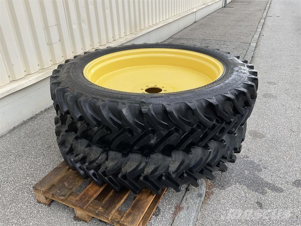  320/90 R 42 الإطارات والعجلات والحافات