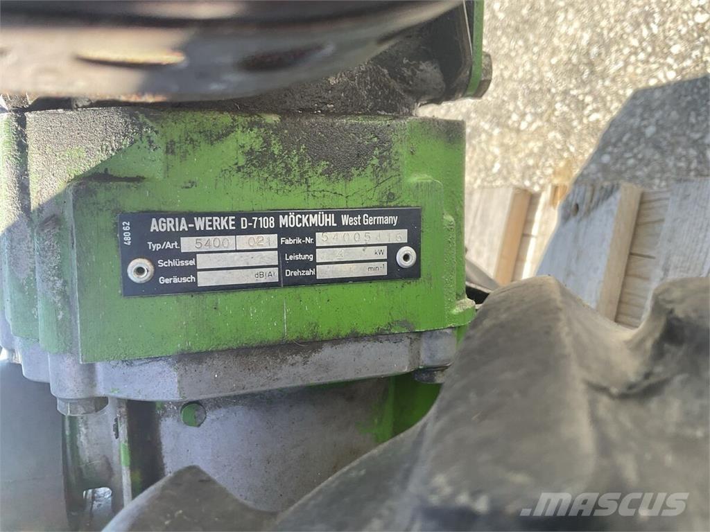 Agria 5400 ركوب الحشائش
