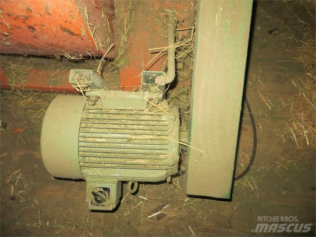  Auer FD 50 ماكينات وملحقات مواش أخرى
