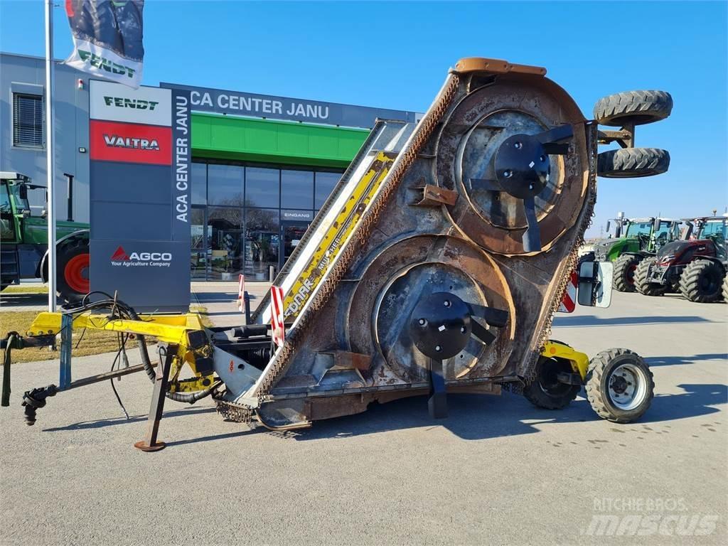 Bednar MM 7000 جزازات وأغطية المراعي