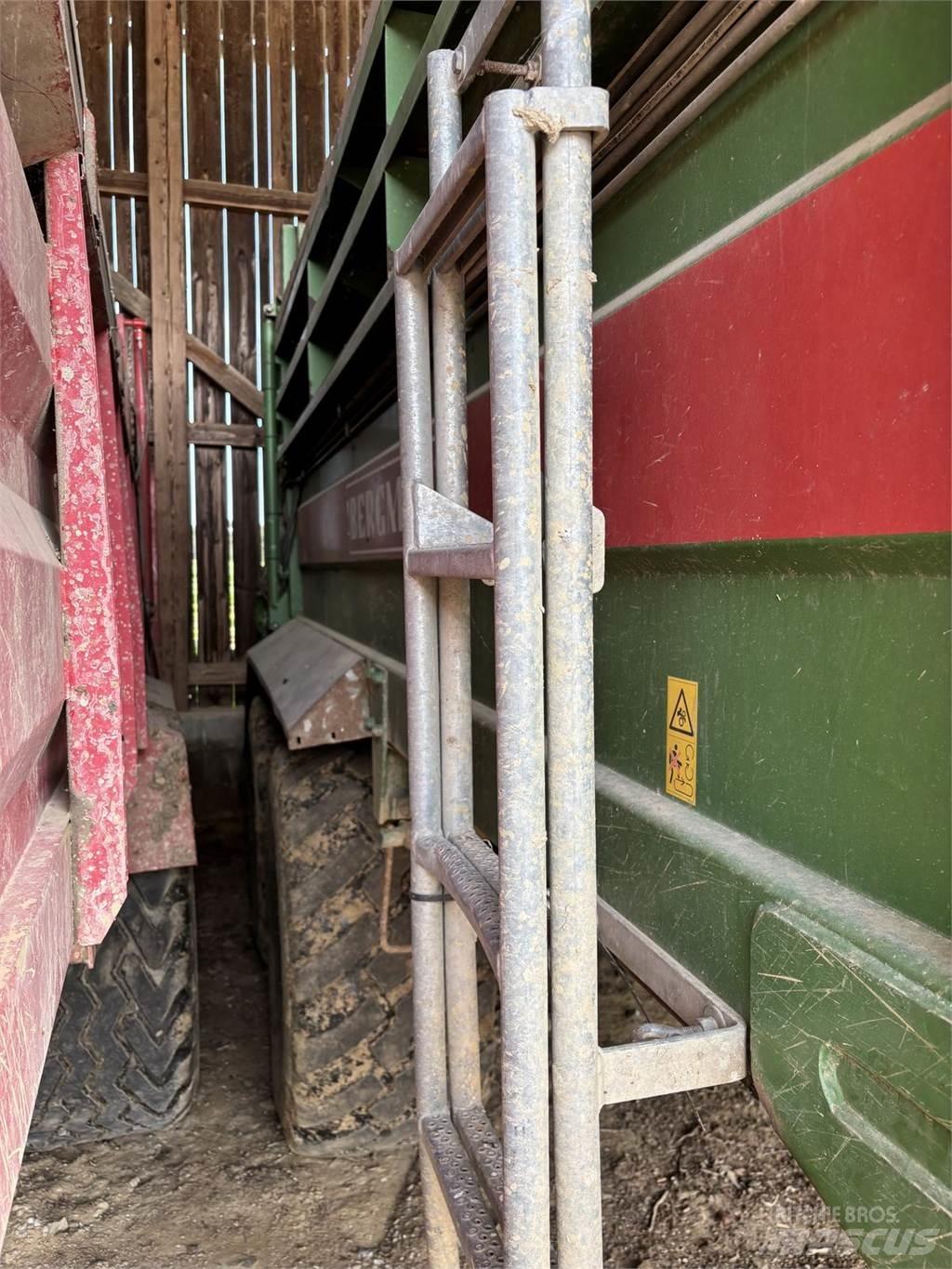 Bergmann TSW 3140 T معدات توزيع السماد العضوي