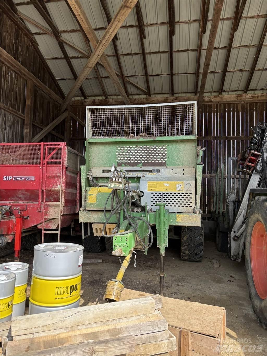 Bergmann TSW 3140 T معدات توزيع السماد العضوي