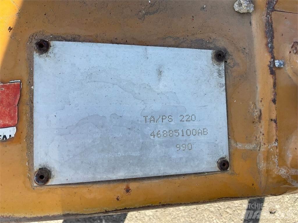 Berti TA/PS 220 جزازات وأغطية المراعي