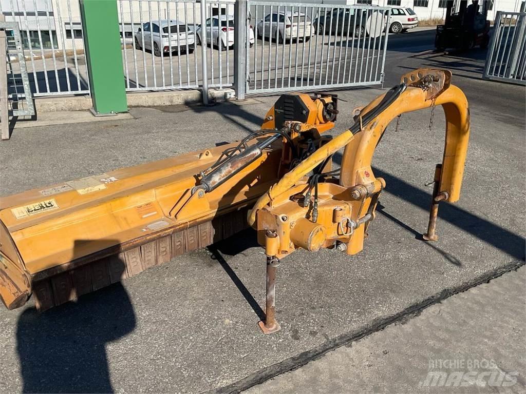 Berti TA/PS 220 جزازات وأغطية المراعي