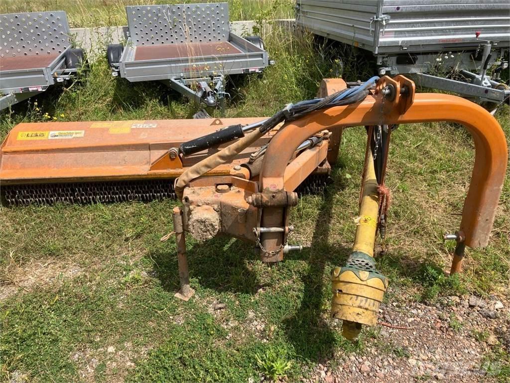 Berti TA/PS 250 جزازات وأغطية المراعي
